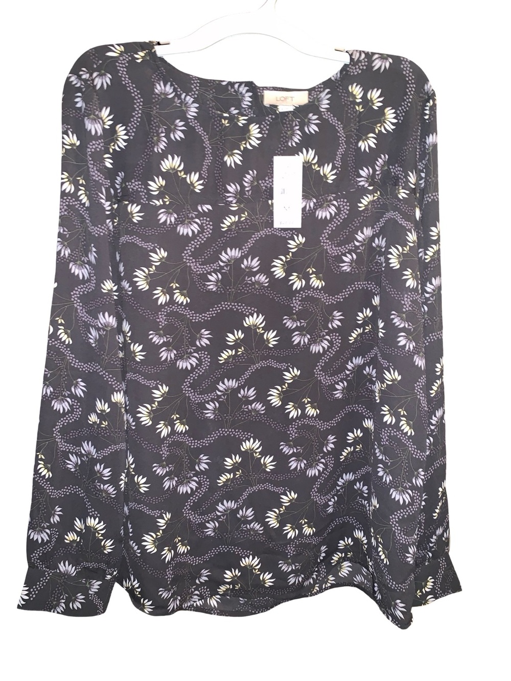 Ann Taylor LOFT Black & White Floral Print Ladies Top Size Medium NWT